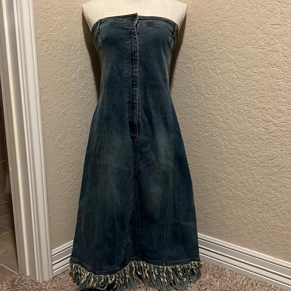 Jeans Dress Size L runs extremely small European size . Mango Company .